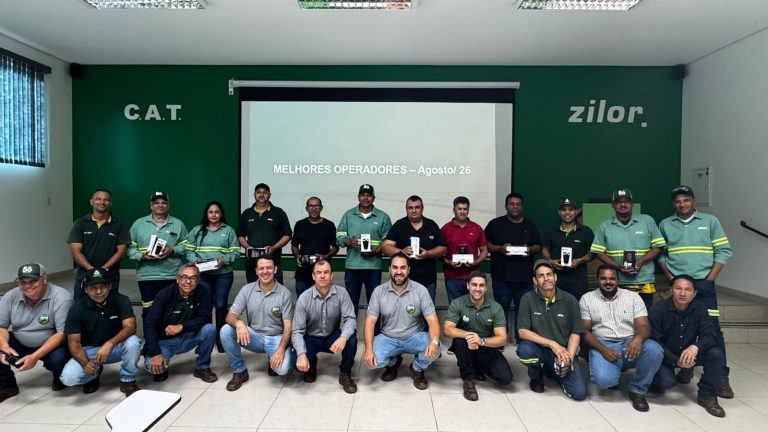Reunião das lideranças agrícolas homenageiam operadores destaques do mês de agosto
