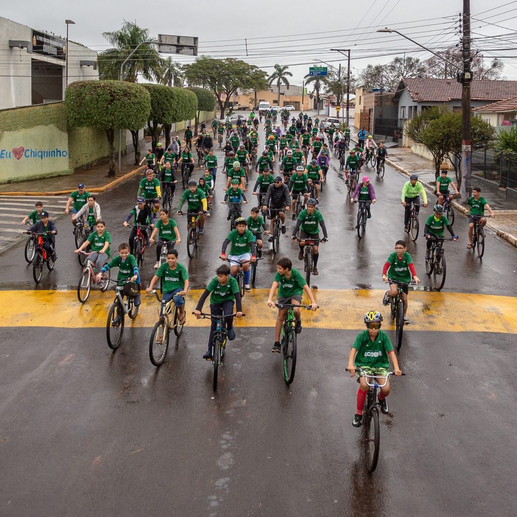 Participantes reunidos para a 2ª edição do Ecobike em Quatá
